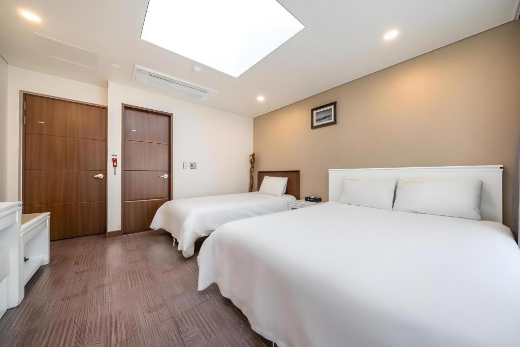 Sea View Hotel Jeju Buitenkant foto
