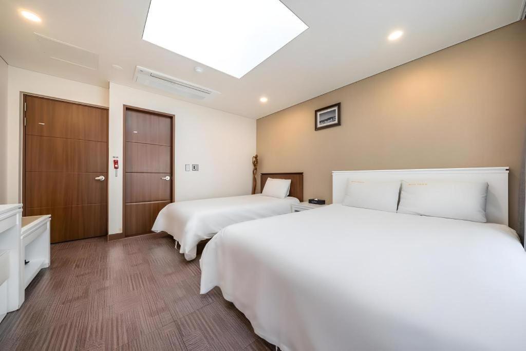 Sea View Hotel Jeju Buitenkant foto