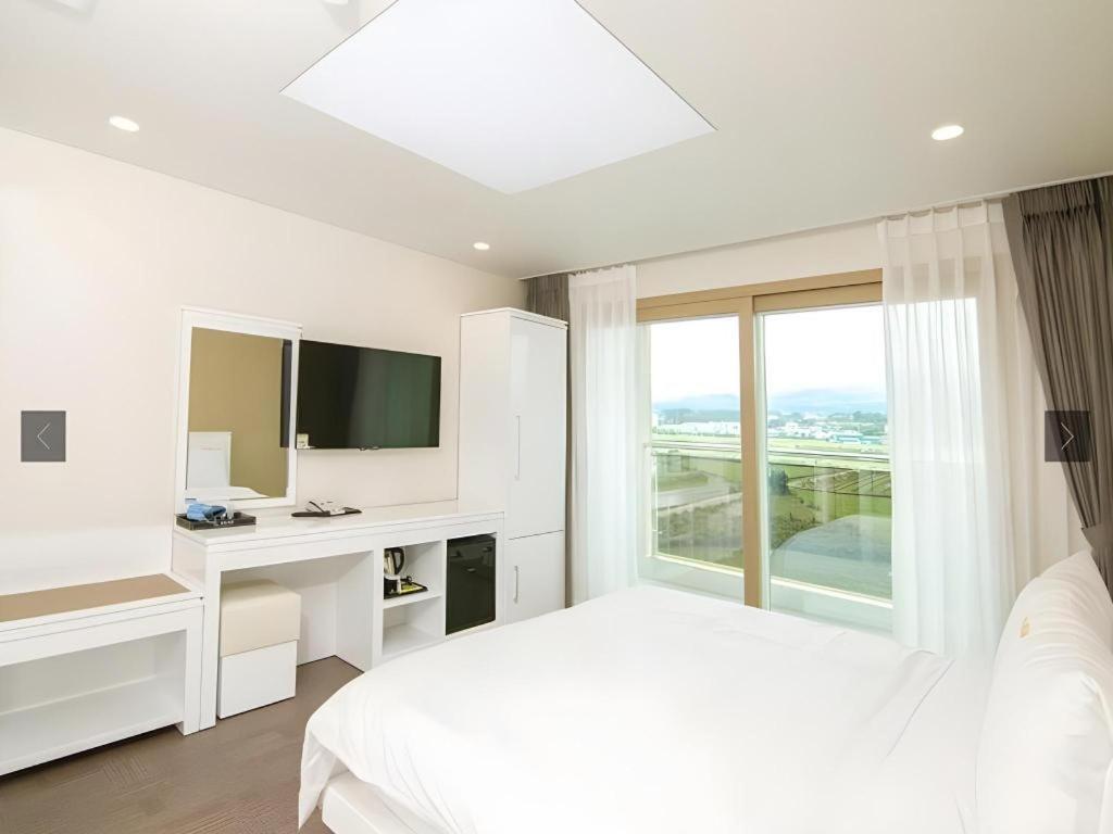 Sea View Hotel Jeju Buitenkant foto