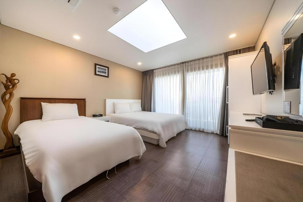 Sea View Hotel Jeju Buitenkant foto